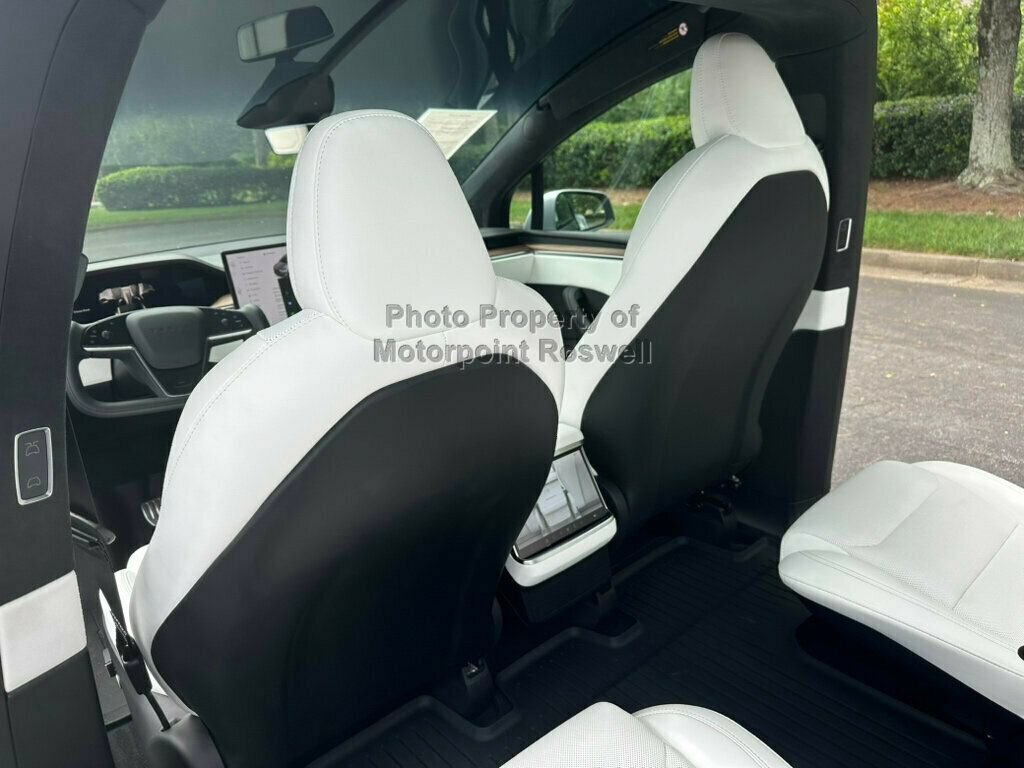 Used 2025 Tesla Model X AWD/4WD image 17