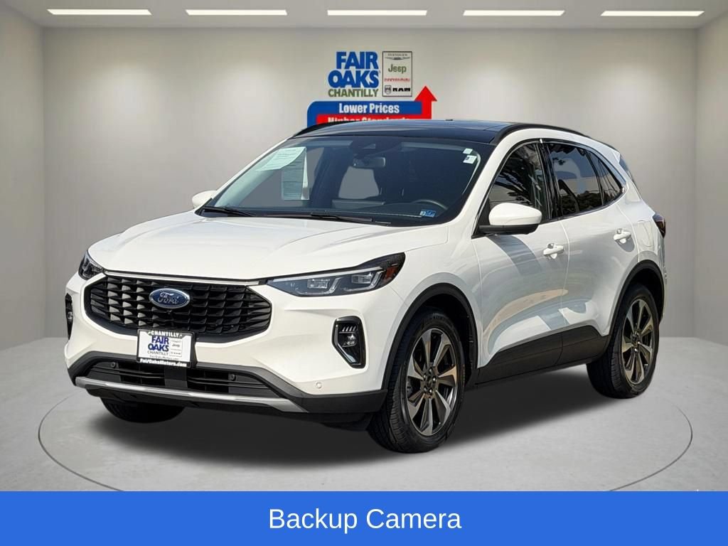 Used 2023 Ford Escape Platinum AWD/4WD image 3