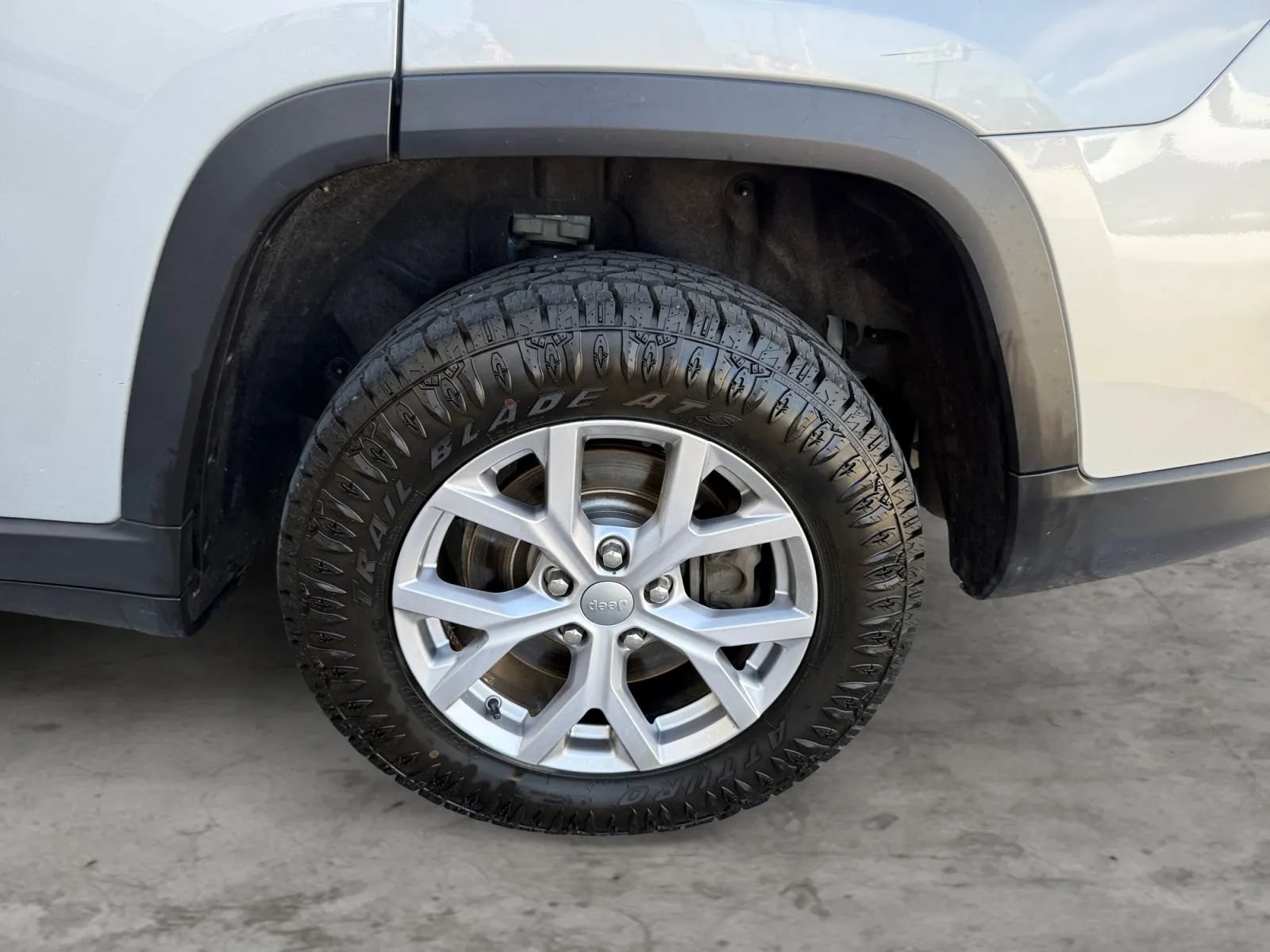 Used 2021 Jeep Grand Cherokee L Limited AWD/4WD image 44