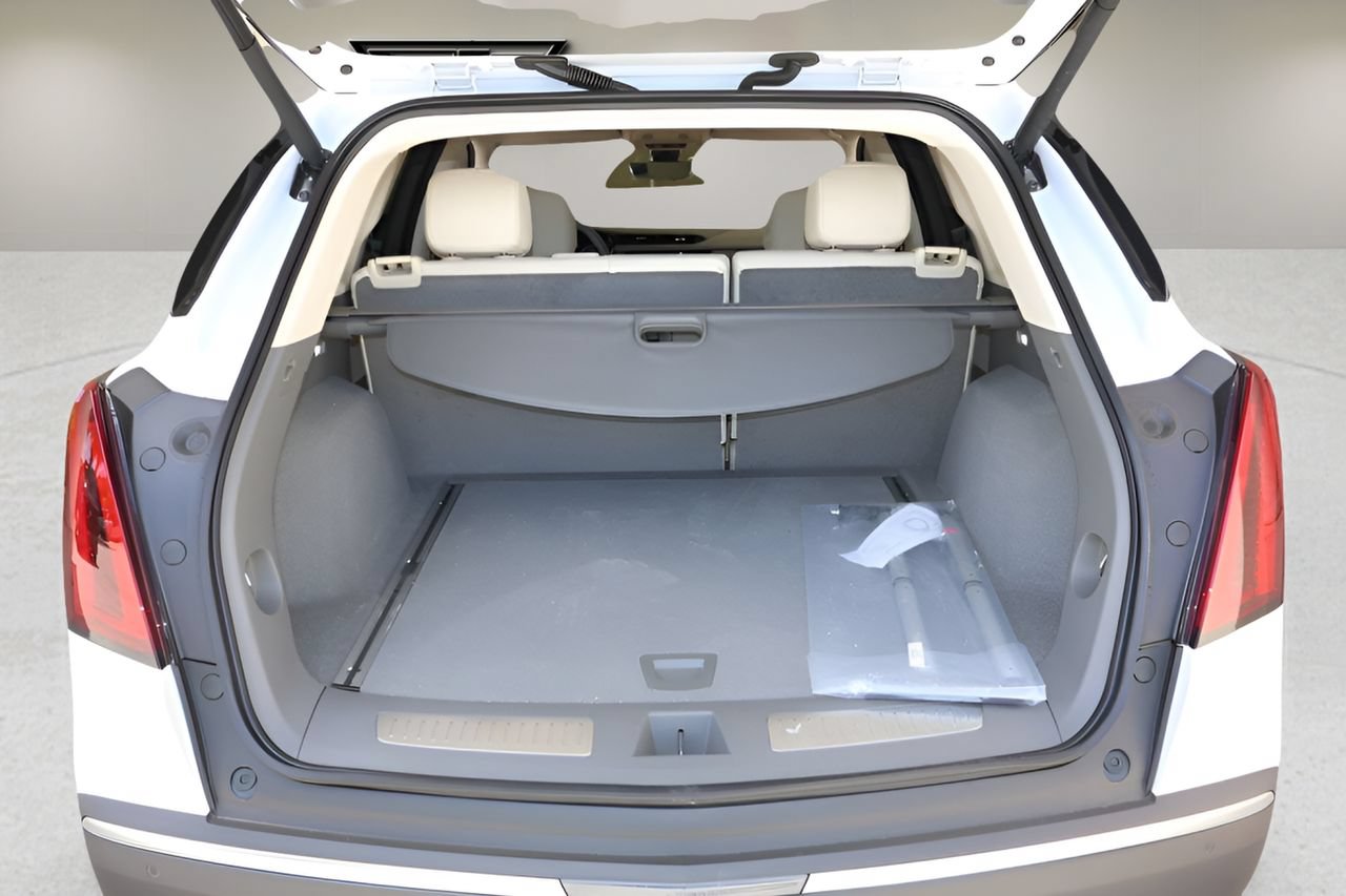 New 2026 Cadillac XT5 Premium Luxury w/ Driver Assist Package AWD/4WD image 15