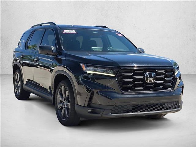 Used 2025 Honda Pilot Sport image 3