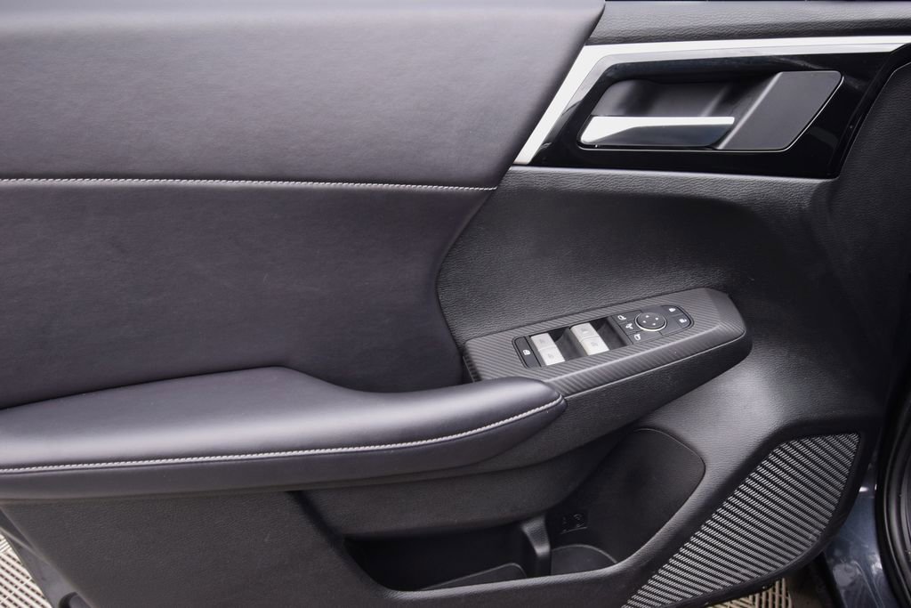 Used 2024 Mitsubishi Outlander SE Black Edition image 23