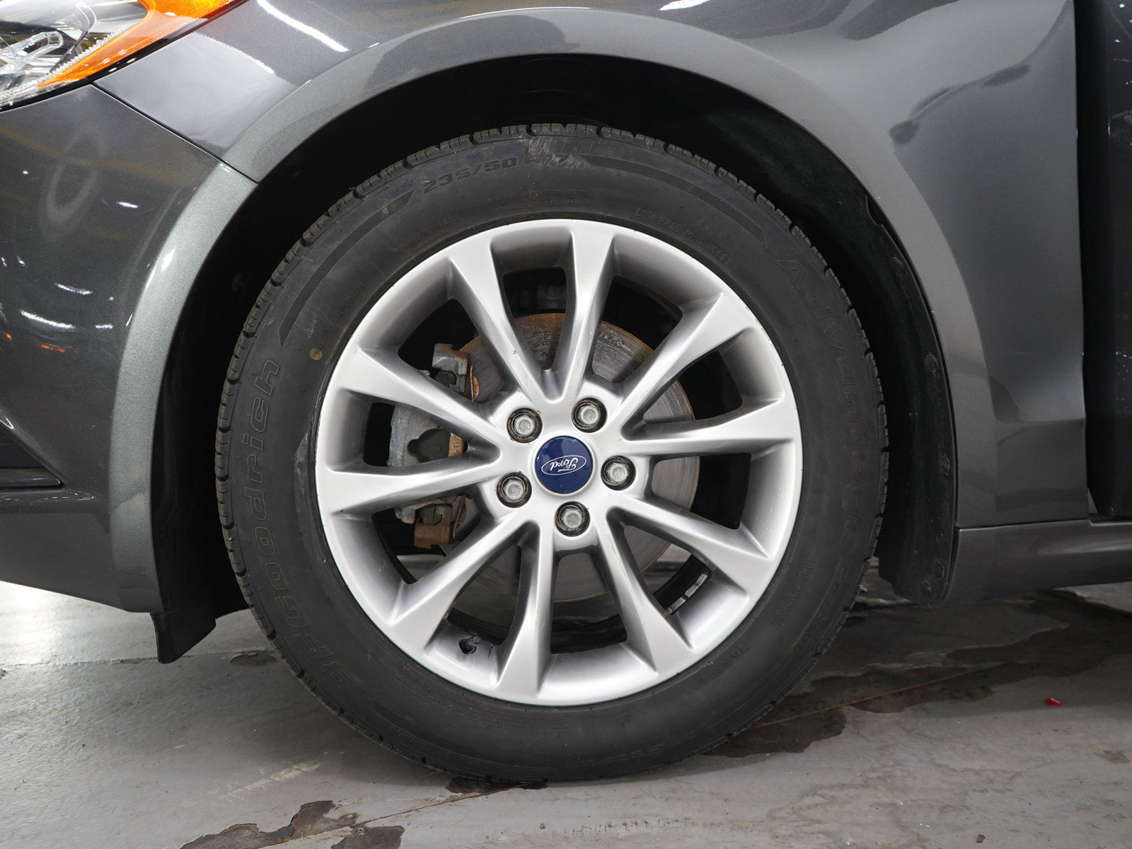 Used 2017 Ford Fusion SE w/ Fusion SE Technology Package FWD image 27