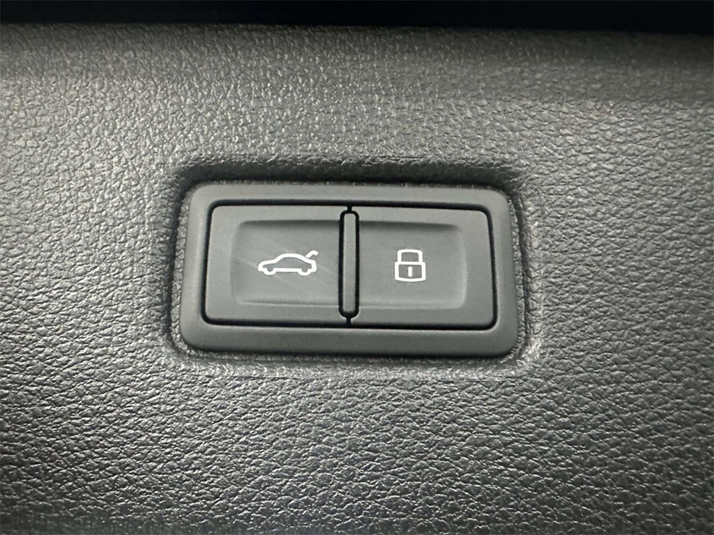 Used 2023 Audi Q7 3.0T Premium Plus w/ Premium Plus Package image 9