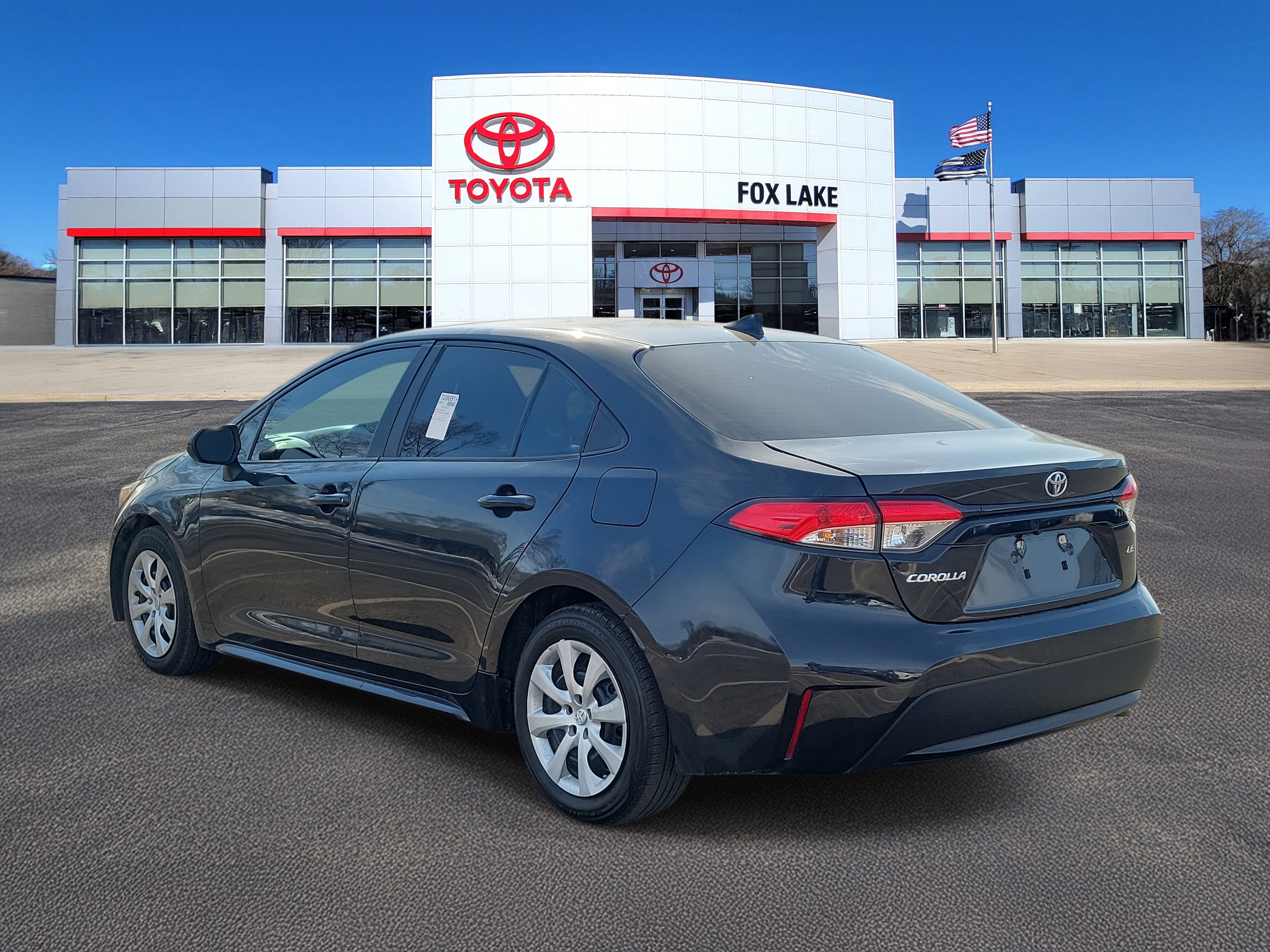 Used 2022 Toyota Corolla LE image 3