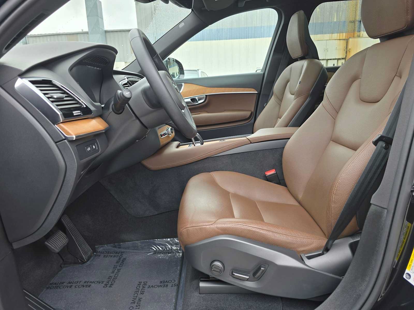 Certified 2023 Volvo XC90 T8 Plus AWD/4WD image 21