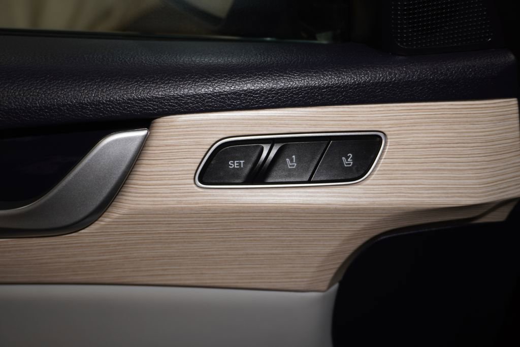 Used 2023 Hyundai Palisade Limited w/ Cargo Package image 27