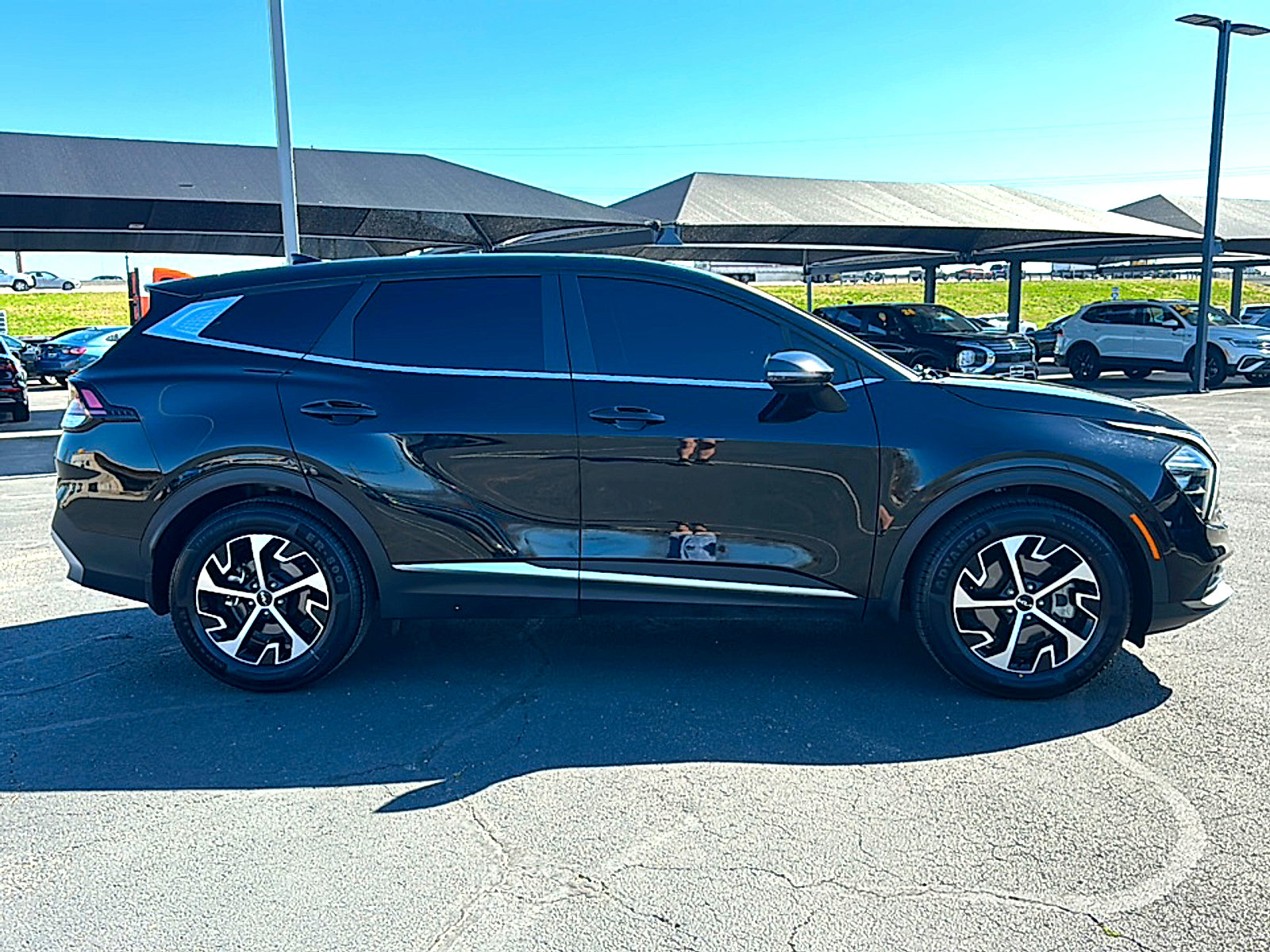 Used 2023 Kia Sportage EX image 9