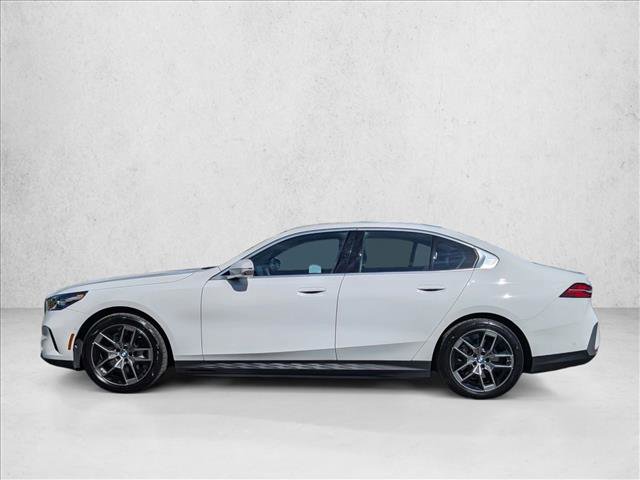 Used 2025 BMW i5 eDrive40i w/ Premium Package RWD image 9