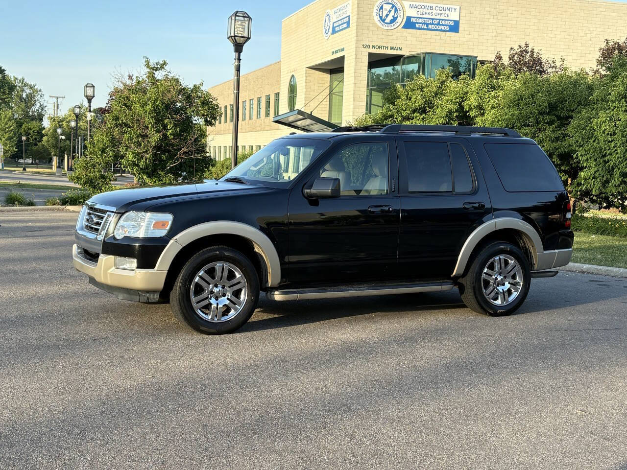 Used 2010 Ford Explorer Eddie Bauer AWD/4WD image 20