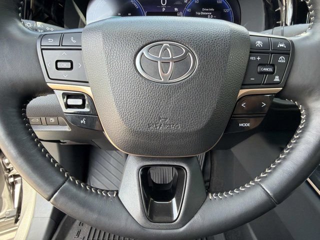 Certified 2025 Toyota Crown AWD/4WD image 24