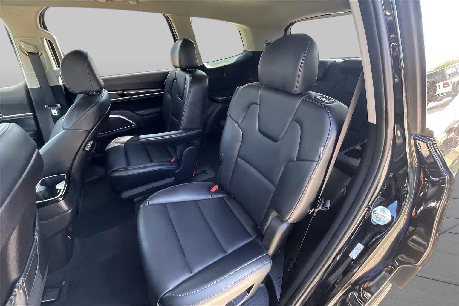 Used 2025 Kia Telluride S FWD image 20
