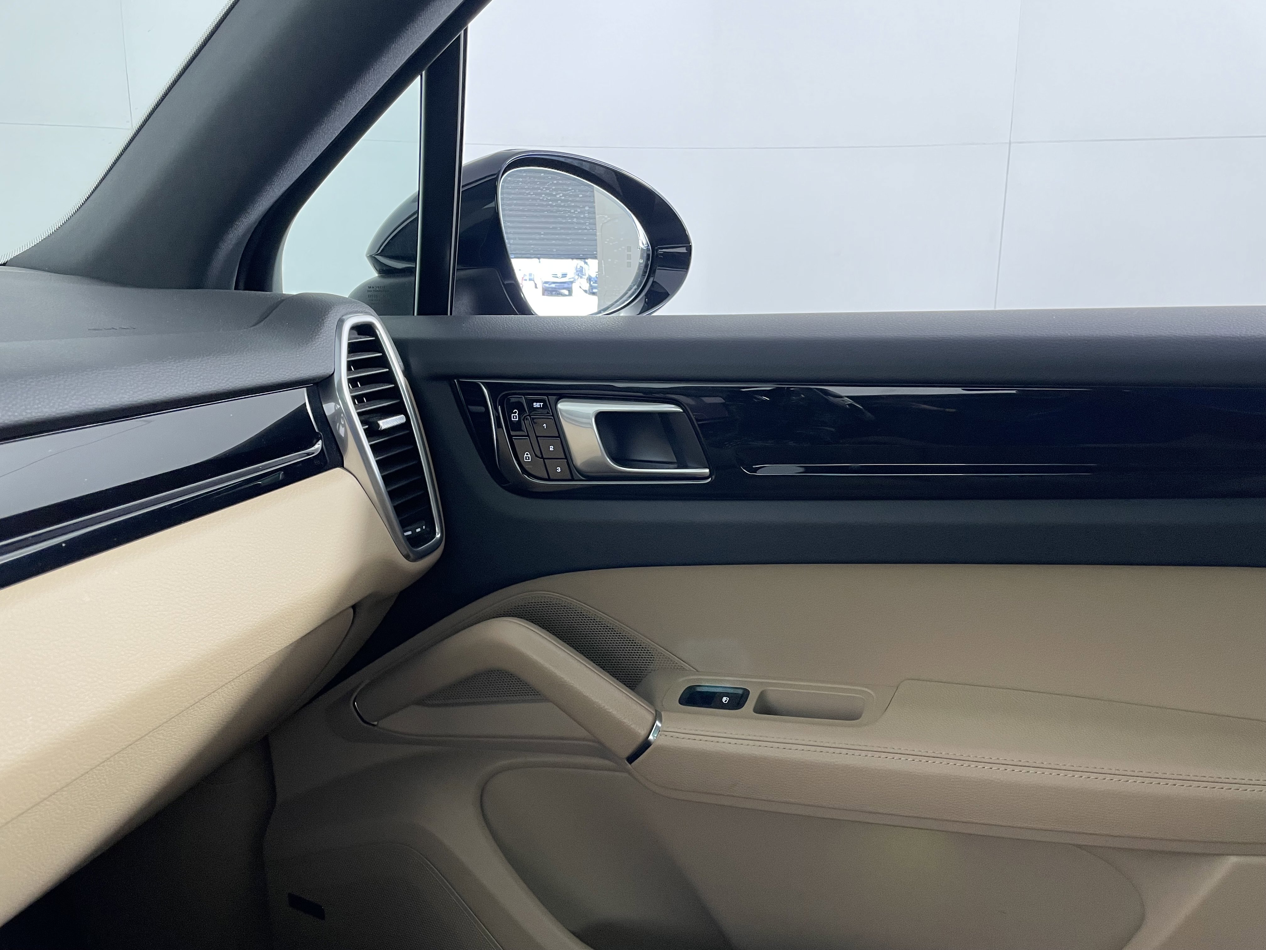 Certified 2021 Porsche Cayenne image 14