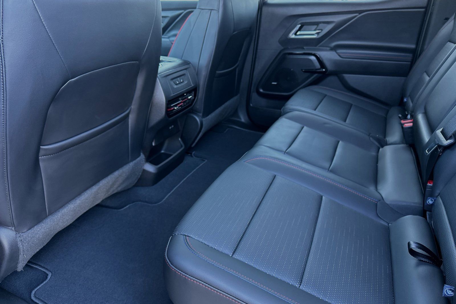 New 2024 Chevrolet Silverado EV RST image 9