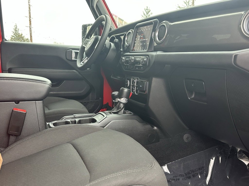 Used 2023 Jeep Wrangler Sahara image 17