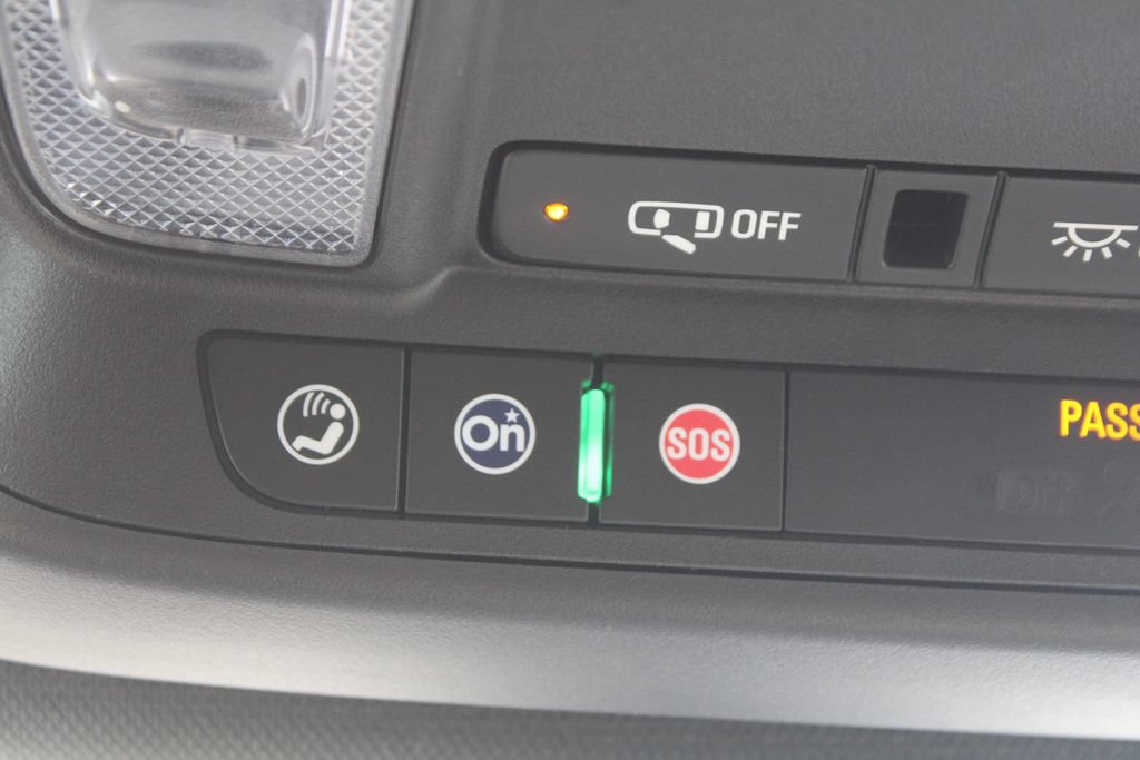 Used 2023 Chevrolet Traverse Premier FWD image 65
