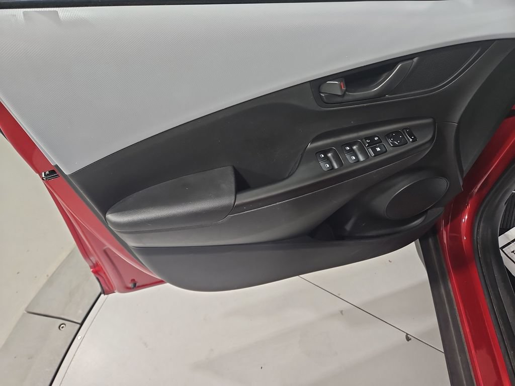 Used 2021 Hyundai Kona SEL w/ Cargo Package FWD image 11