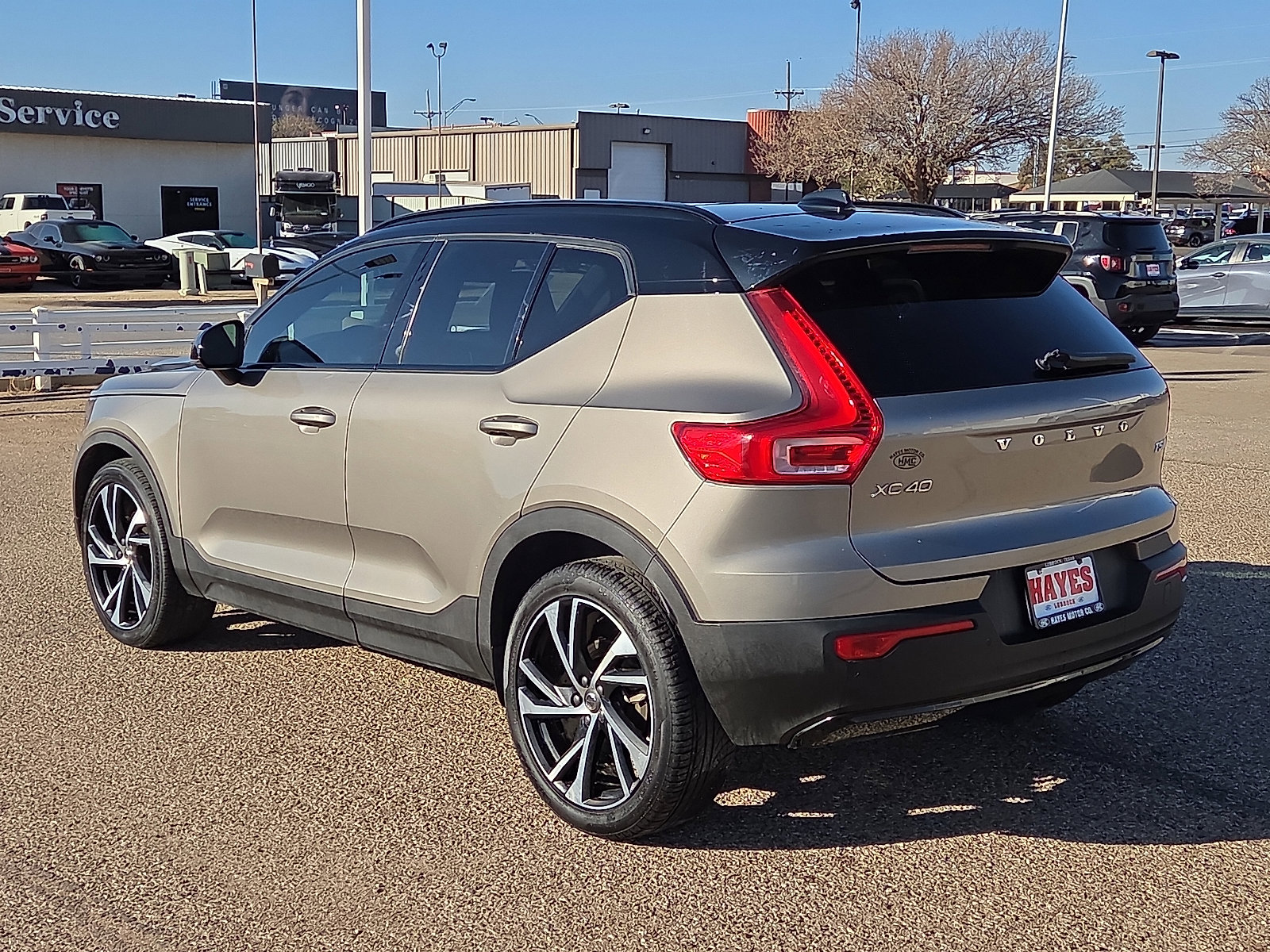 Used 2022 Volvo XC40 T5 R-Design w/ Climate Package AWD/4WD image 3