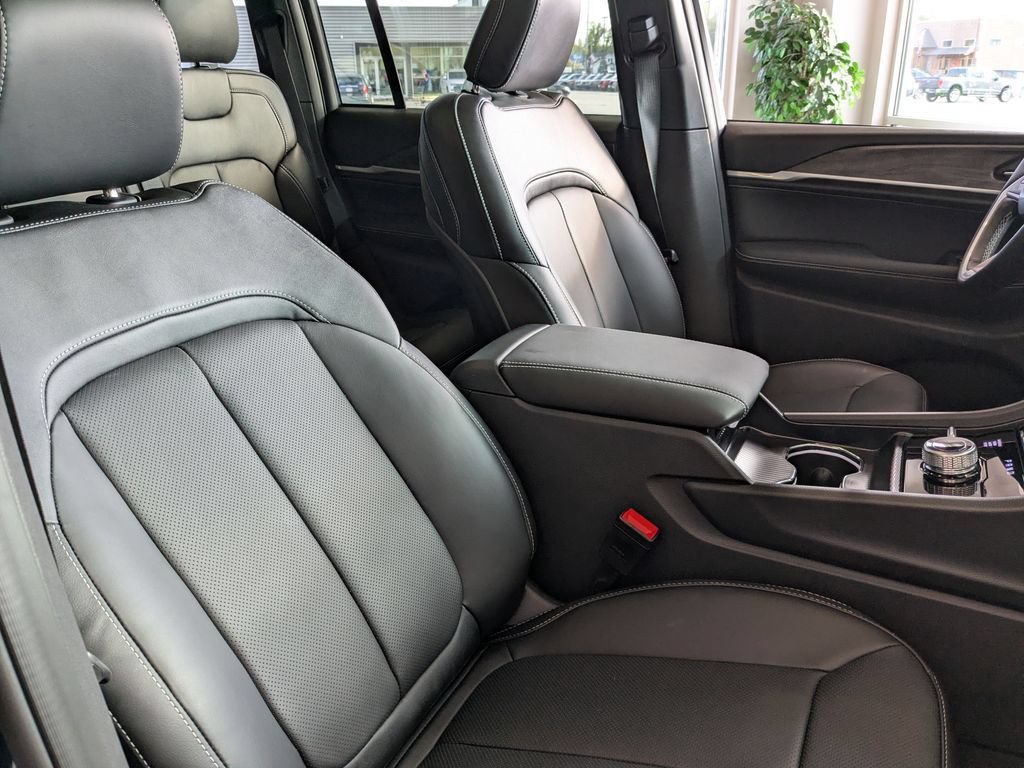 New 2027 Jeep Grand Cherokee Limited AWD/4WD image 28