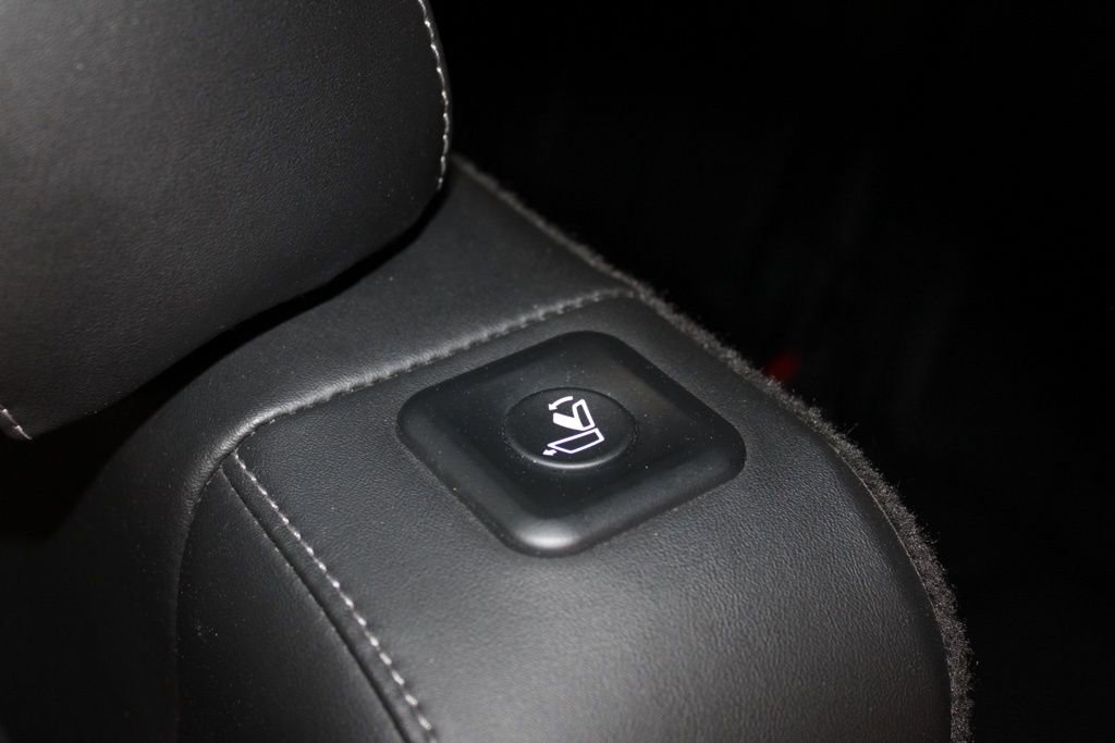 Used 2023 Kia Sorento S w/ Panoramic Sunroof Package FWD image 39