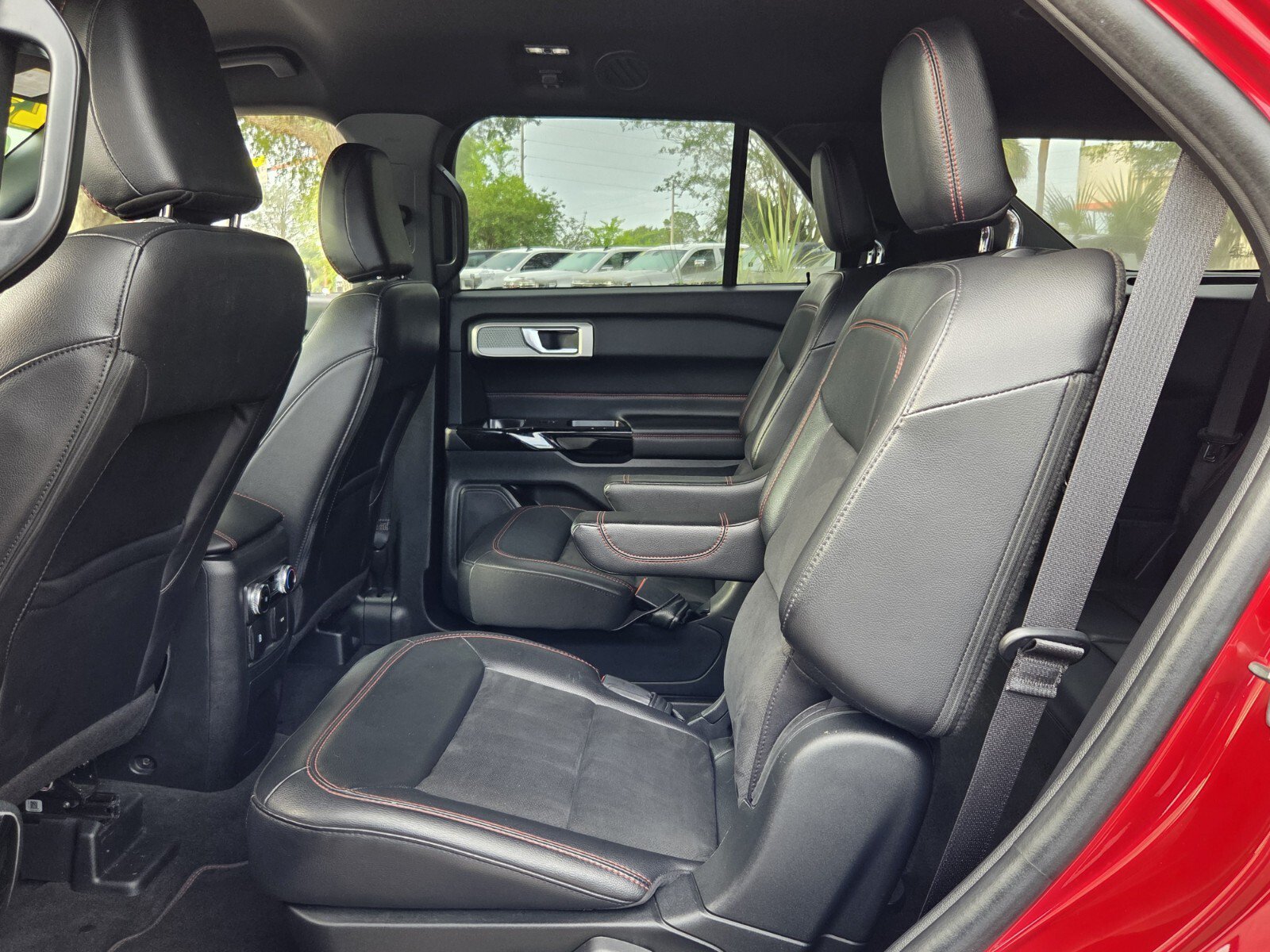 Used 2023 Ford Explorer ST-Line w/ Class IV Trailer Tow Package RWD image 13