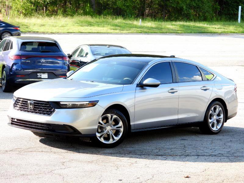 Used 2023 Honda Accord LX image 3