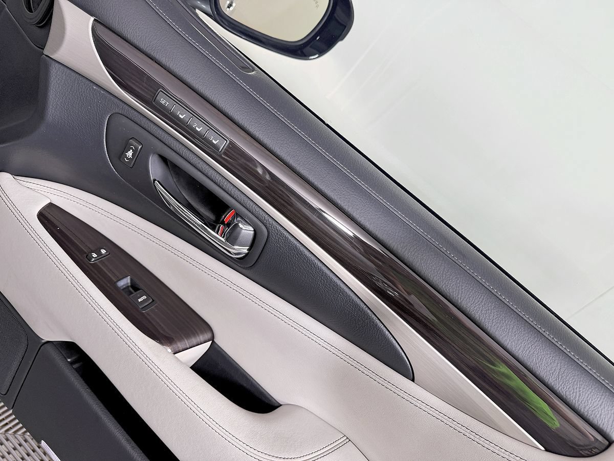 Used 2014 Lexus LS 460 w/ Comfort Package RWD image 52