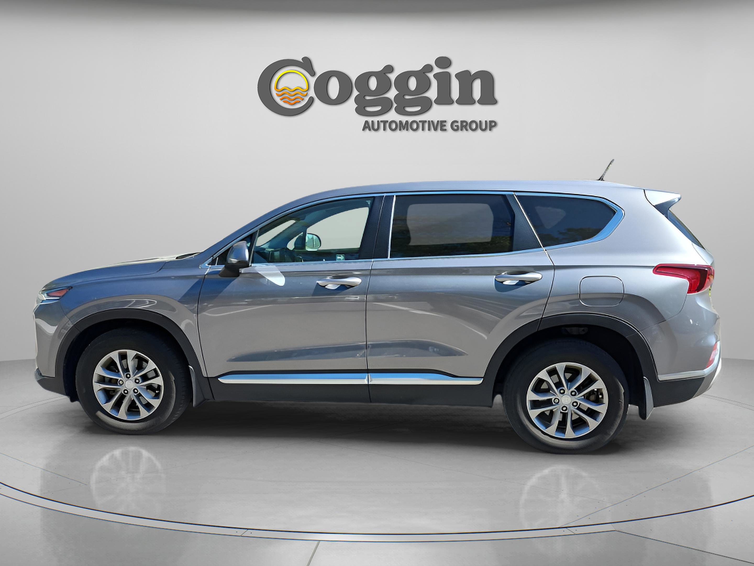 Used 2019 Hyundai Santa Fe SE image 3