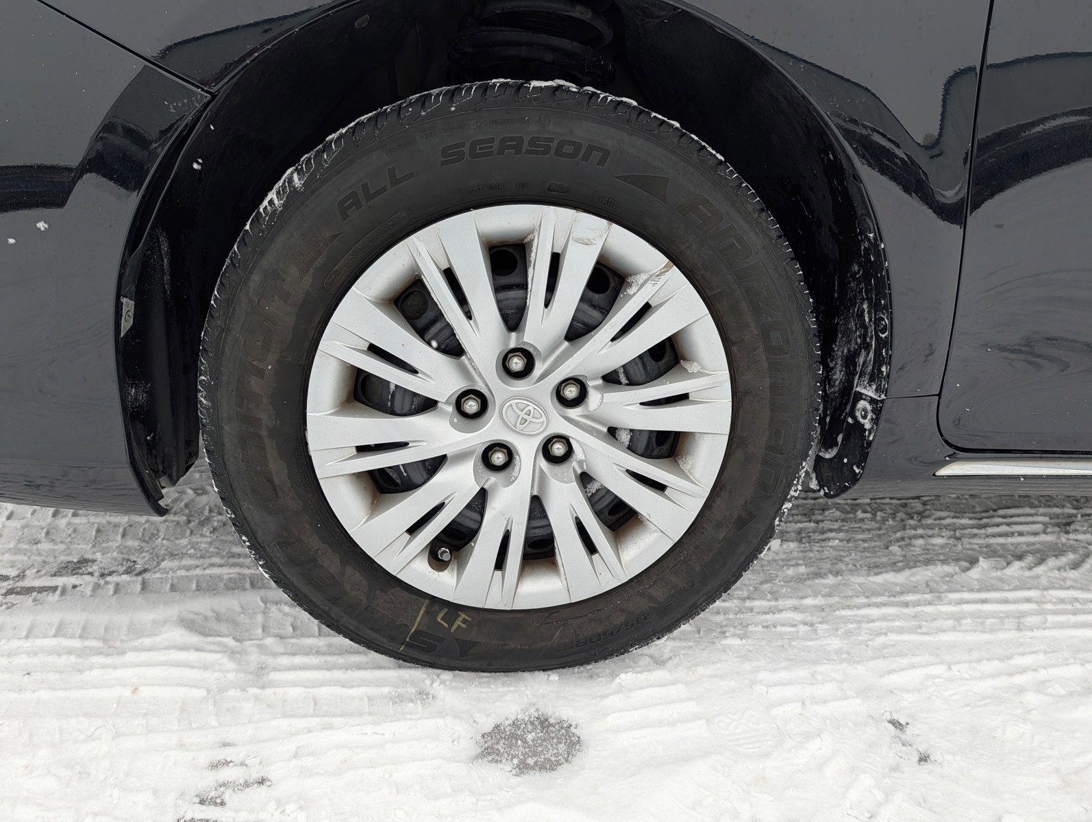 Used 2013 Toyota Camry LE image 15