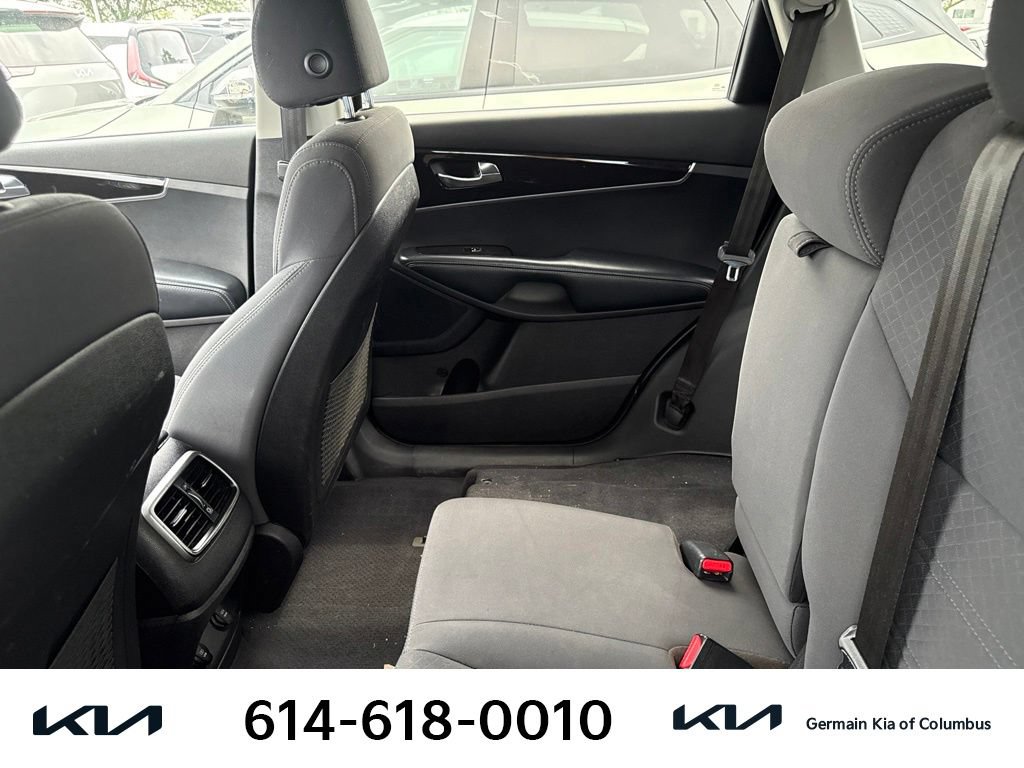 Used 2018 Kia Sorento FWD image 9
