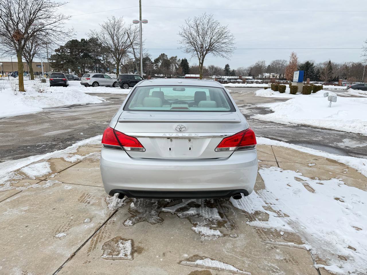 Used 2012 Toyota Avalon Limited image 6