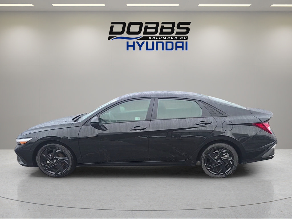 Used 2026 Hyundai Elantra Sport FWD image 2