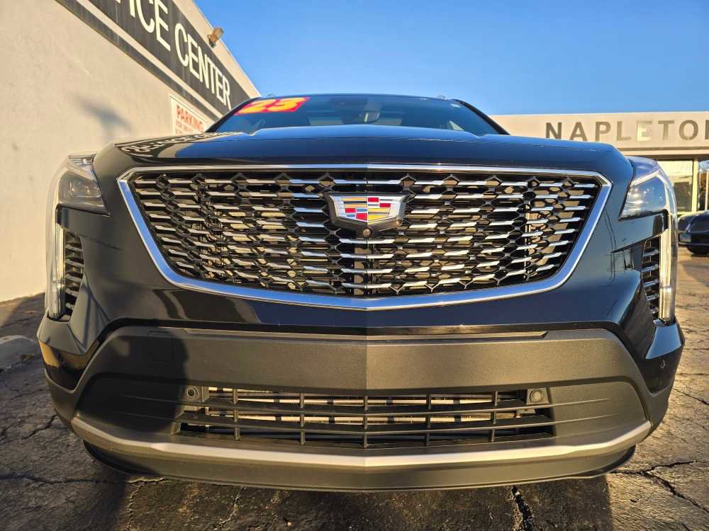 Used 2023 Cadillac XT4 Premium Luxury w/ Technology Package image 7
