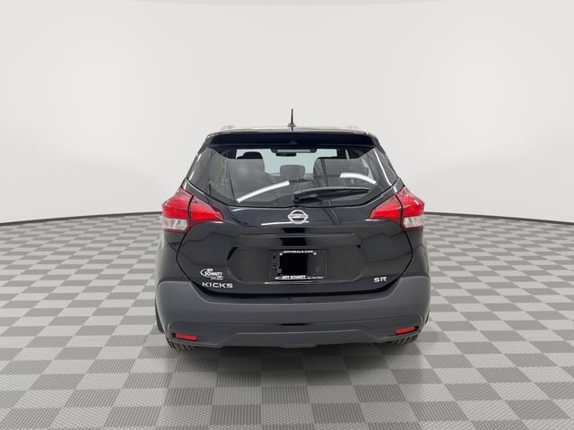 Used 2018 Nissan Kicks SR image 9