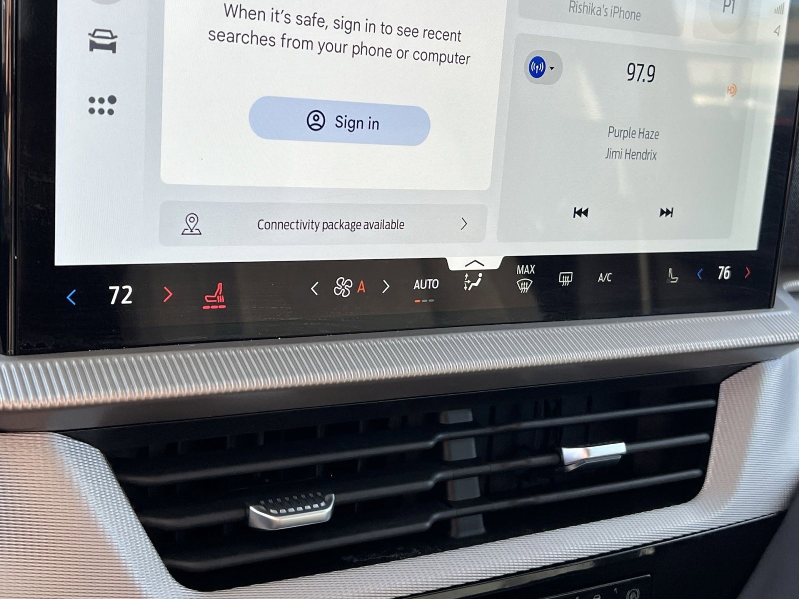 Used 2025 Ford Explorer Active image 20