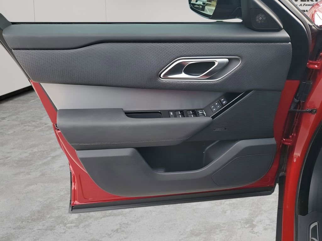 Used 2023 Land Rover Range Rover Velar R-Dynamic S image 26