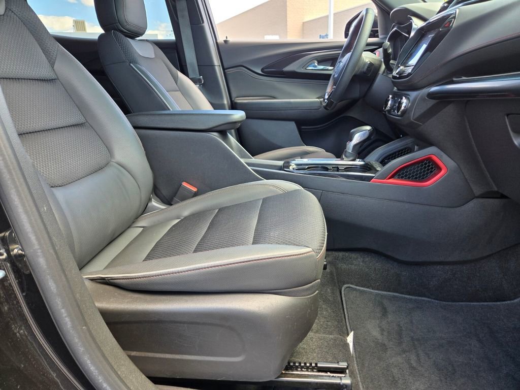 Used 2023 Chevrolet TrailBlazer RS w/ Sun and Liftgate Package FWD image 16