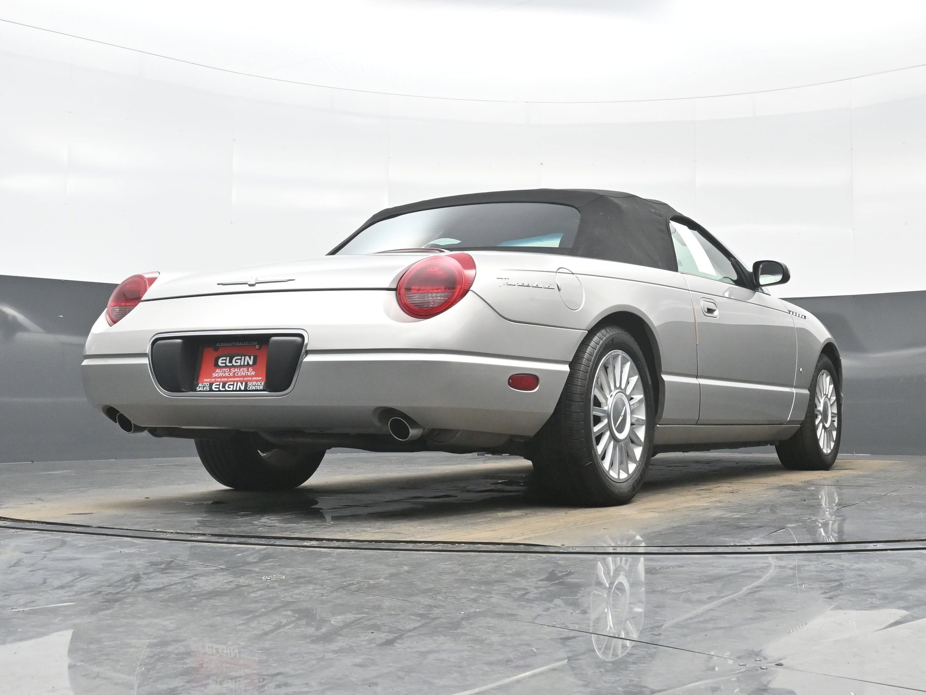 Used 2004 Ford Thunderbird image 27
