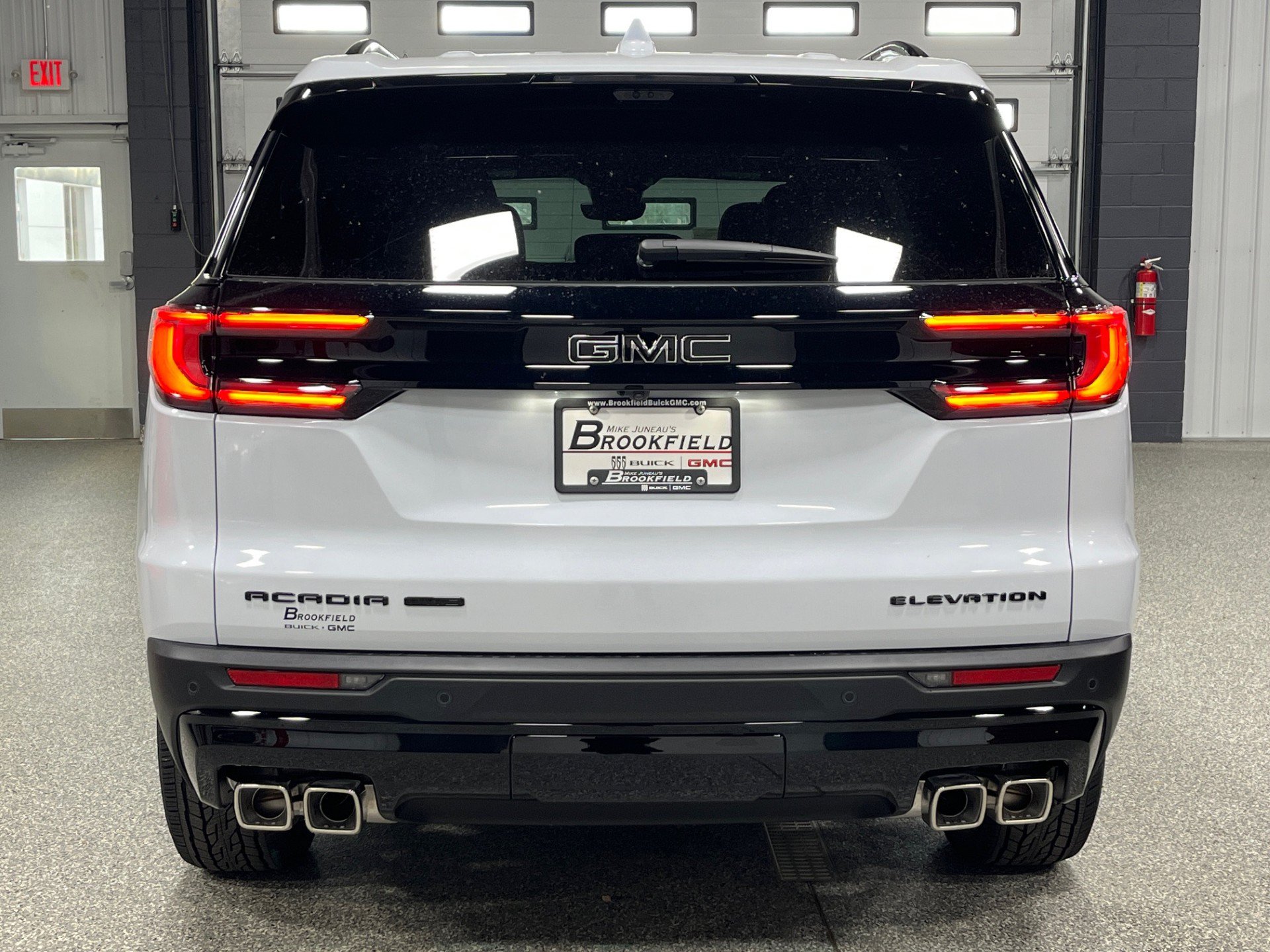 New 2026 GMC Acadia Elevation w/ Black Edition AWD/4WD image 4