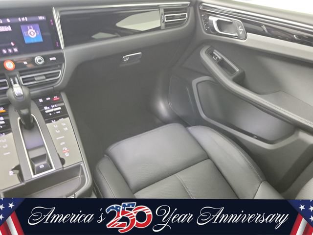 Used 2025 Porsche Macan AWD/4WD image 13