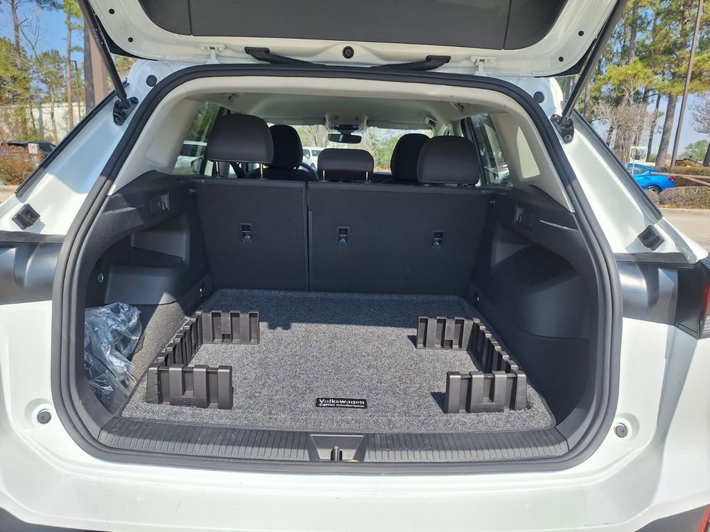 Used 2025 Volkswagen Tiguan S image 24