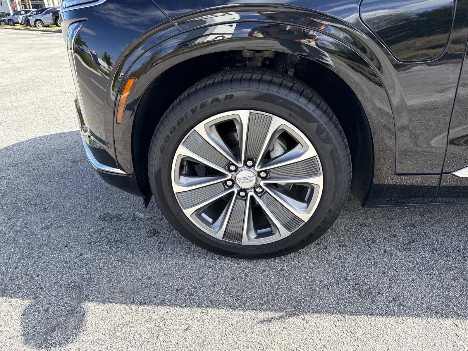 Used 2026 Cadillac Vistiq Luxury image 9