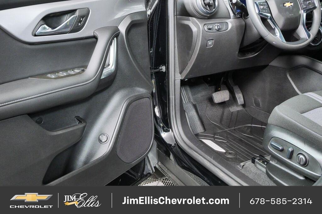 New 2026 Chevrolet Blazer LT w/ Convenience Package FWD image 7