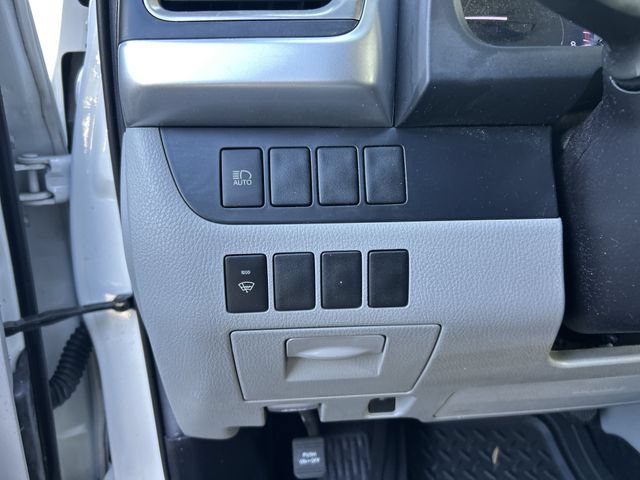 Used 2019 Toyota Highlander LE FWD image 19