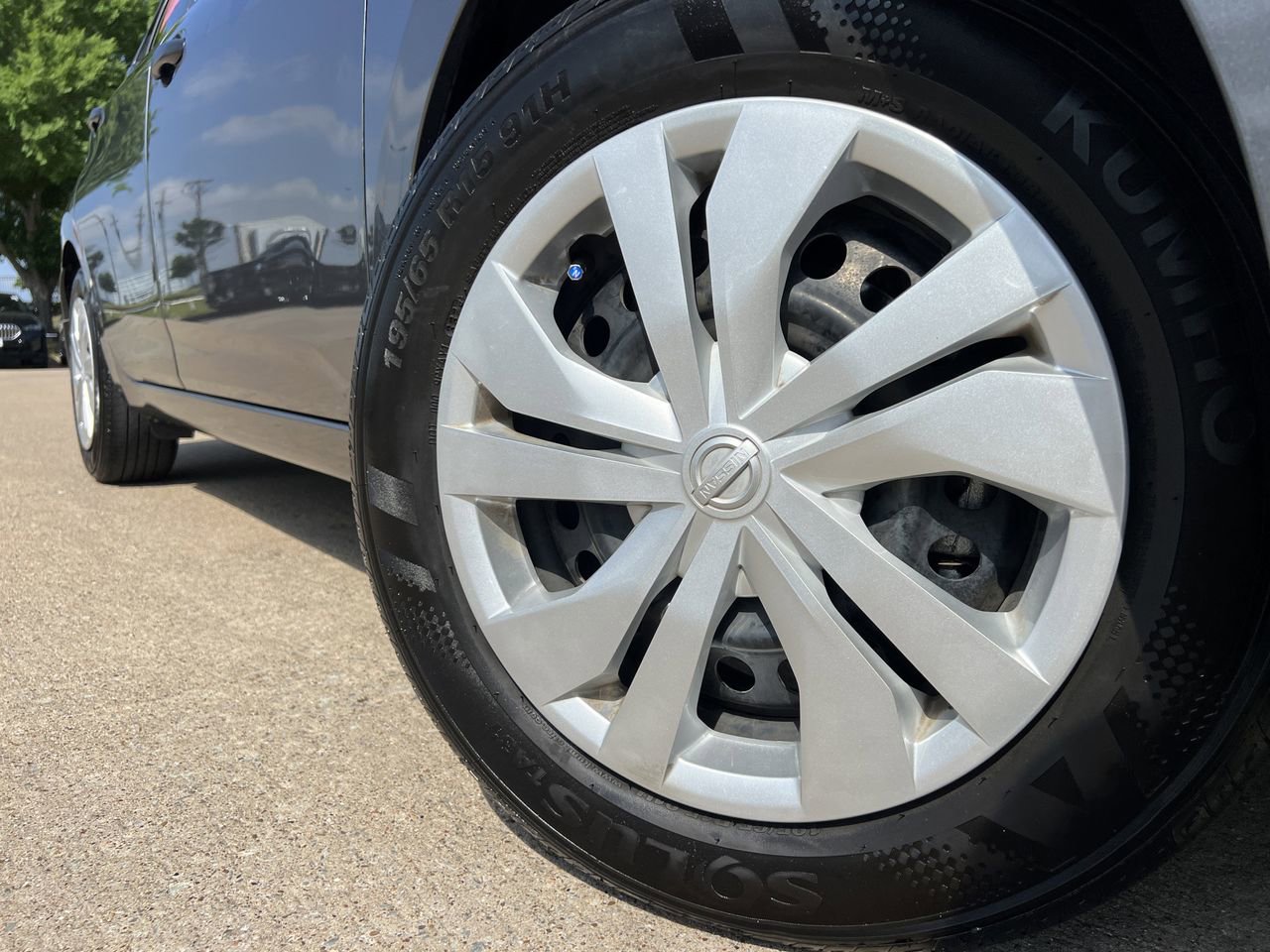 Used 2024 Nissan Versa S image 6