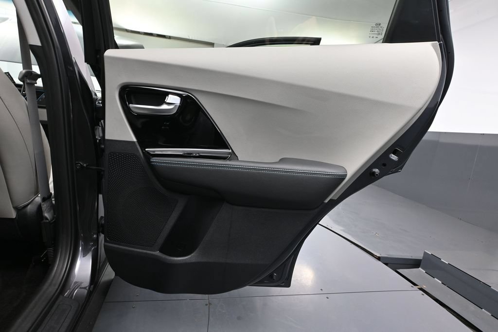 Used 2019 Kia Niro EX FWD image 39