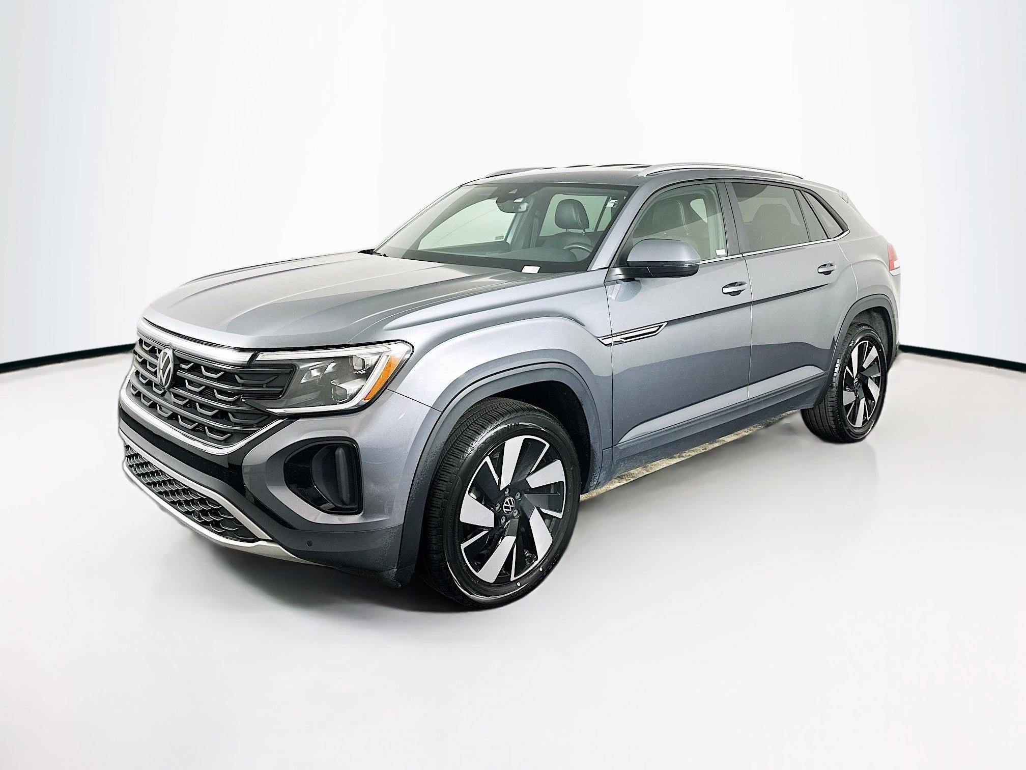 Used 2024 Volkswagen Atlas Cross Sport SE image 3