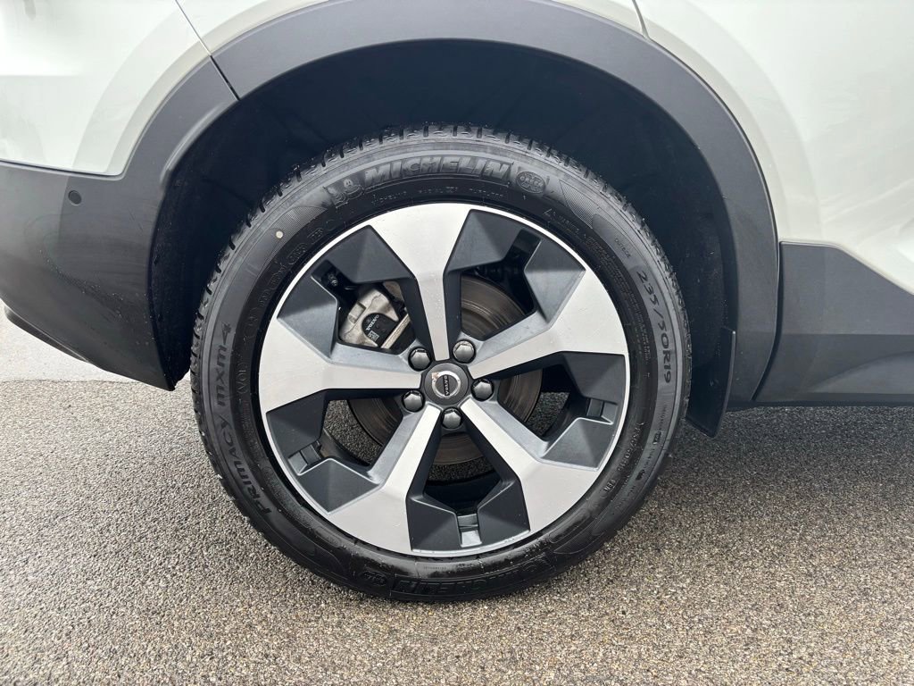 Certified 2026 Volvo XC40 B5 Plus w/ Protection Package Premier image 30