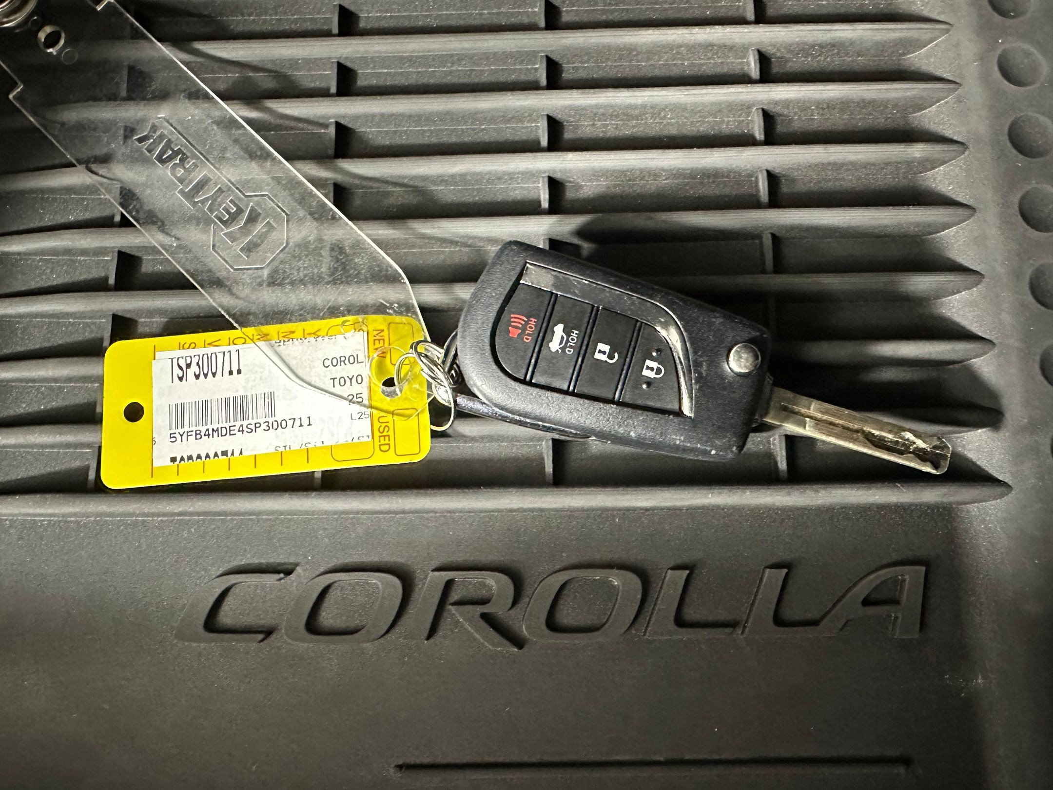 Used 2025 Toyota Corolla LE image 29