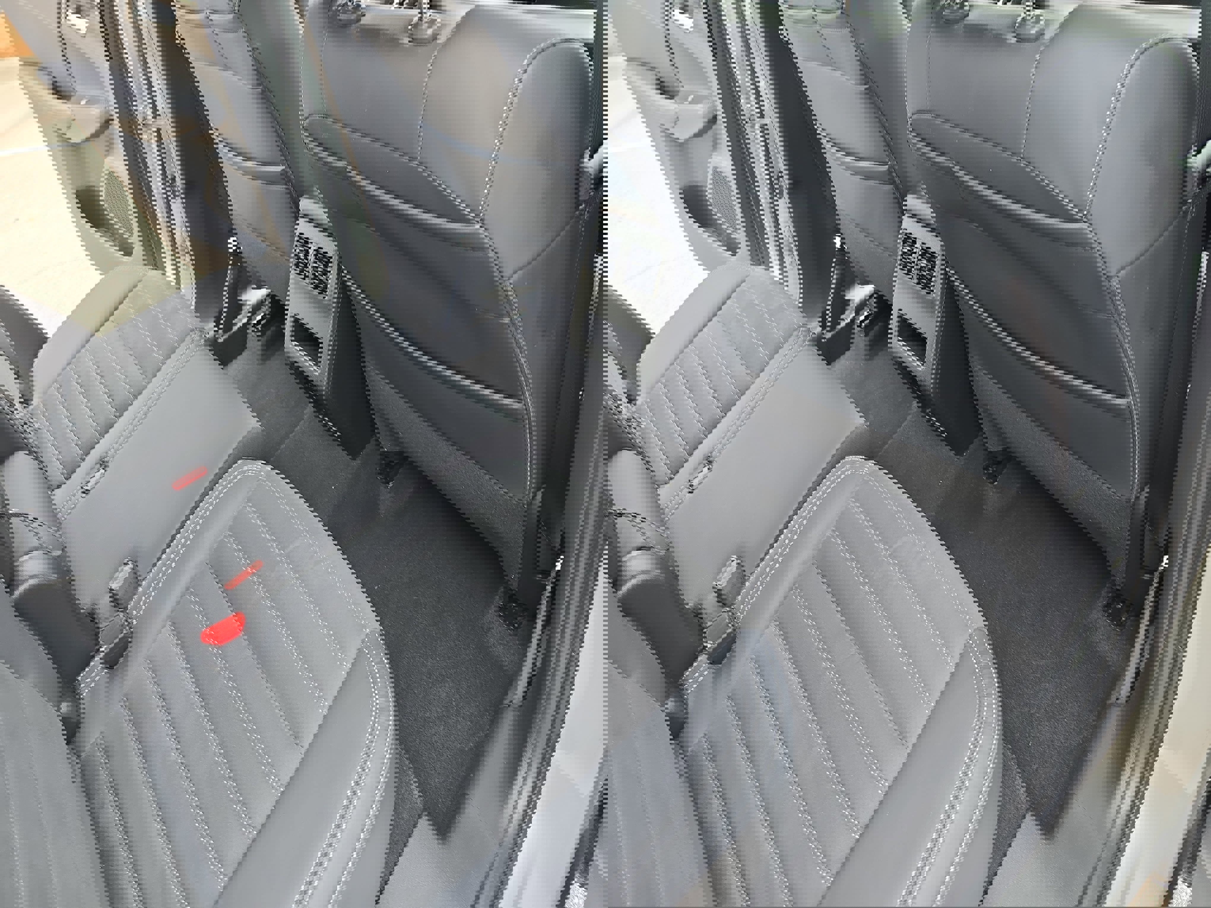 Used 2022 Mitsubishi Outlander SE image 11